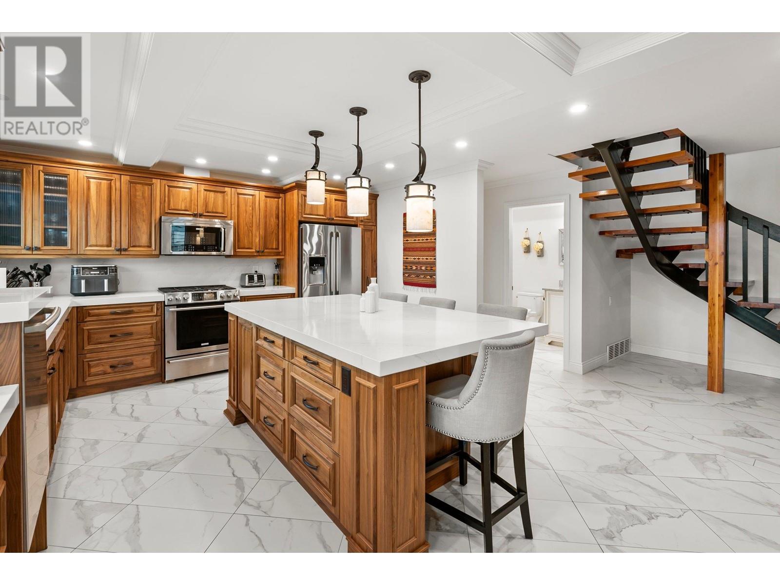 146 Yorkton Avenue, Penticton, British Columbia  V2A 3V2 - Photo 6 - 10337772