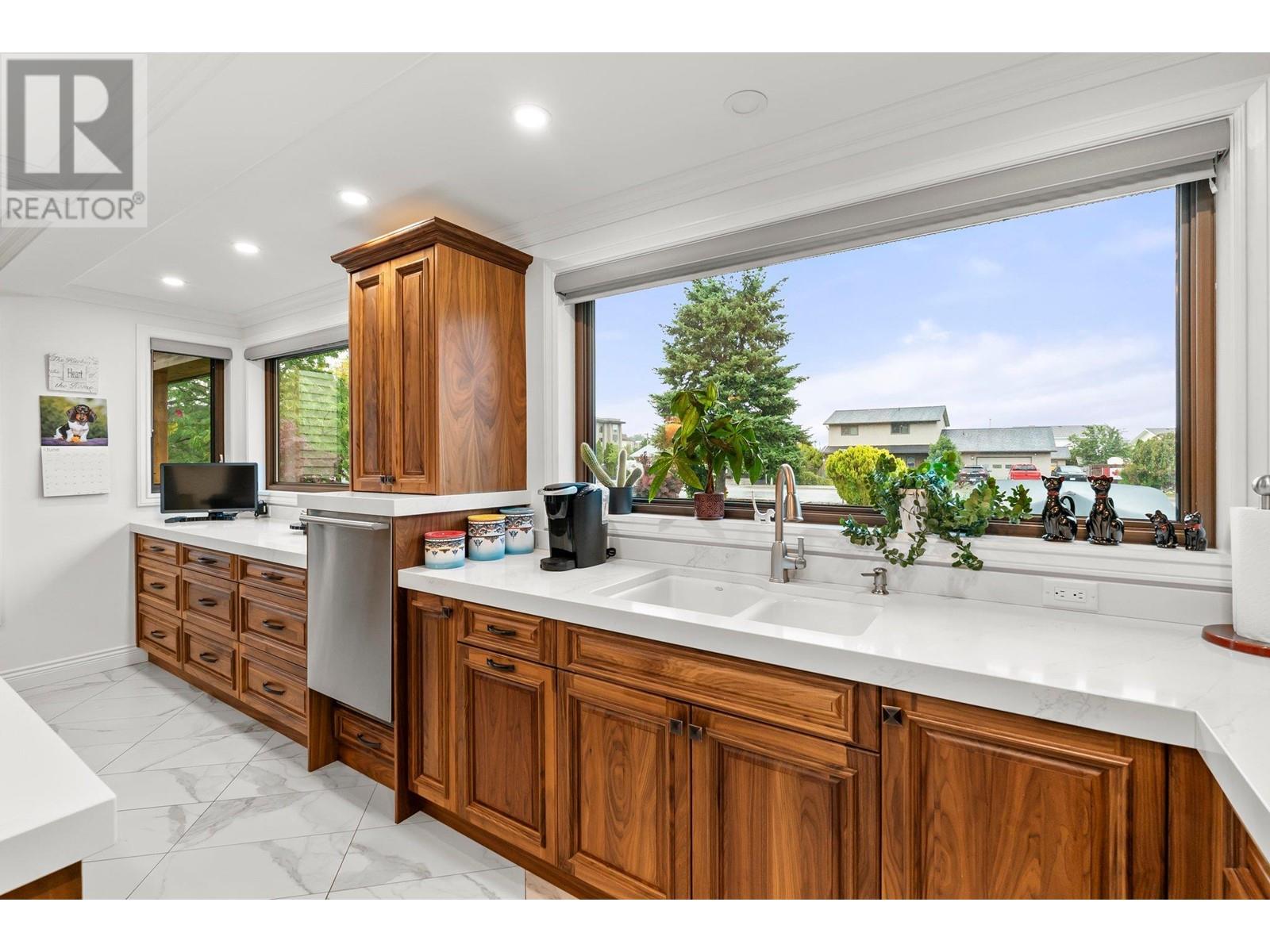 146 Yorkton Avenue, Penticton, British Columbia  V2A 3V2 - Photo 8 - 10337772