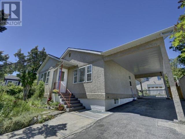 6476 Kootenay Street, Oliver, British Columbia  V0H 1T5 - Photo 1 - 10337137