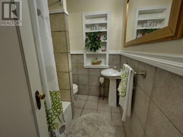 6476 Kootenay Street, Oliver, British Columbia  V0H 1T5 - Photo 10 - 10337137