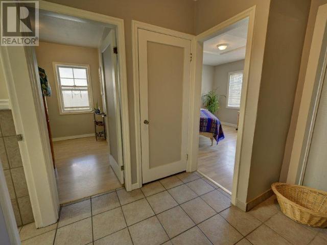 6476 Kootenay Street, Oliver, British Columbia  V0H 1T5 - Photo 11 - 10337137