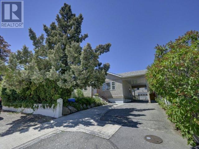 6476 Kootenay Street, Oliver, British Columbia  V0H 1T5 - Photo 2 - 10337137