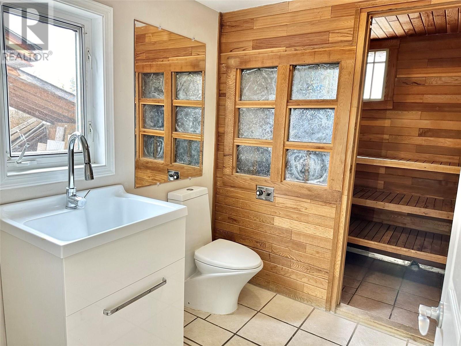 6476 Kootenay Street, Oliver, British Columbia  V0H 1T5 - Photo 25 - 10337137