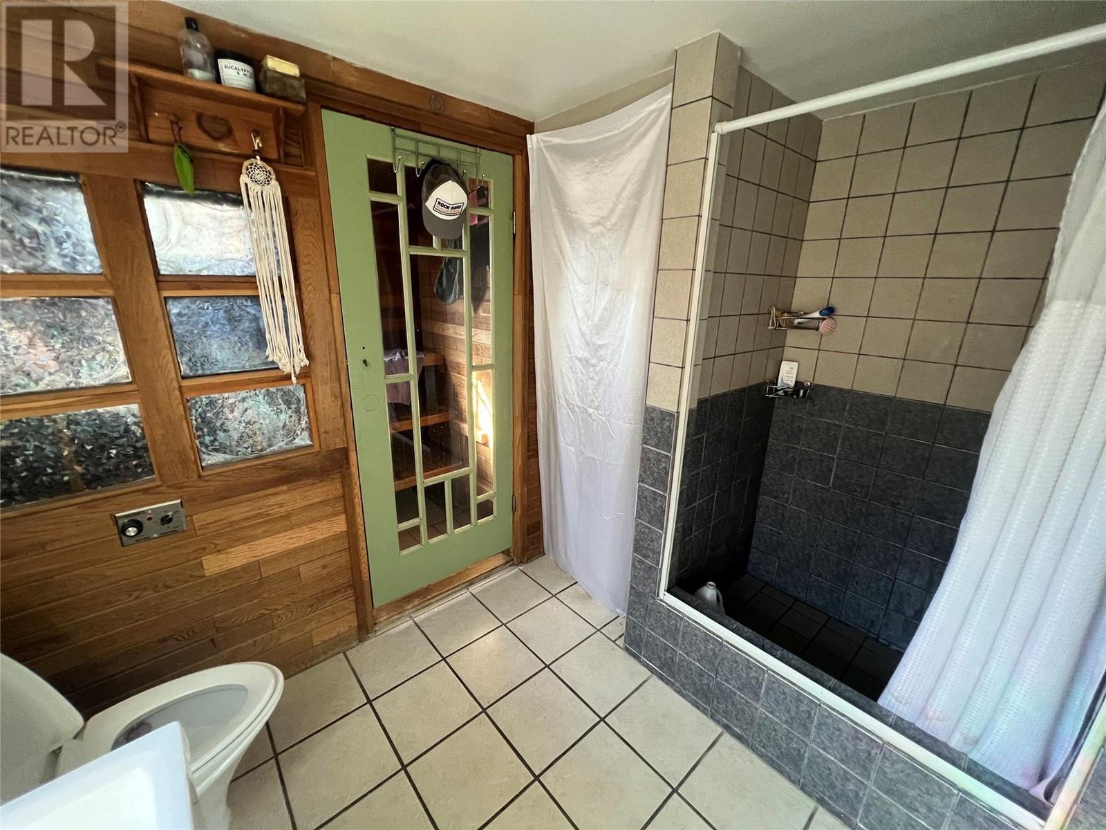 6476 Kootenay Street, Oliver, British Columbia  V0H 1T5 - Photo 26 - 10337137