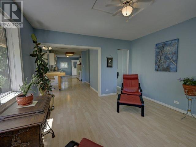 6476 Kootenay Street, Oliver, British Columbia  V0H 1T5 - Photo 4 - 10337137