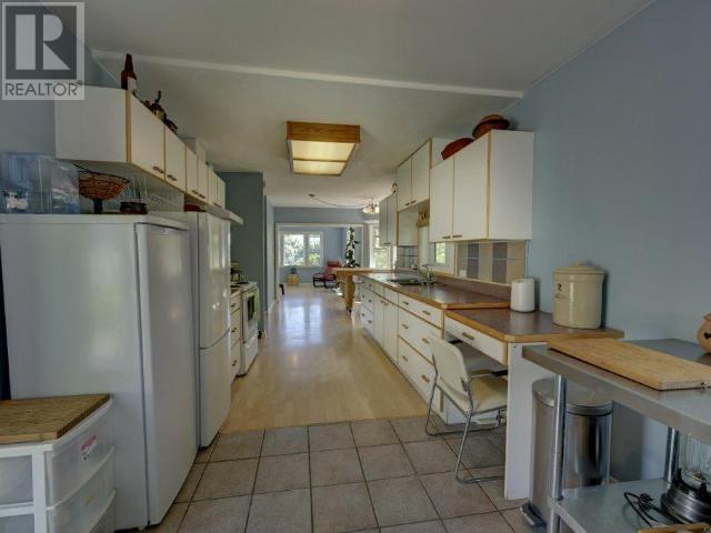 6476 Kootenay Street, Oliver, British Columbia  V0H 1T5 - Photo 5 - 10337137