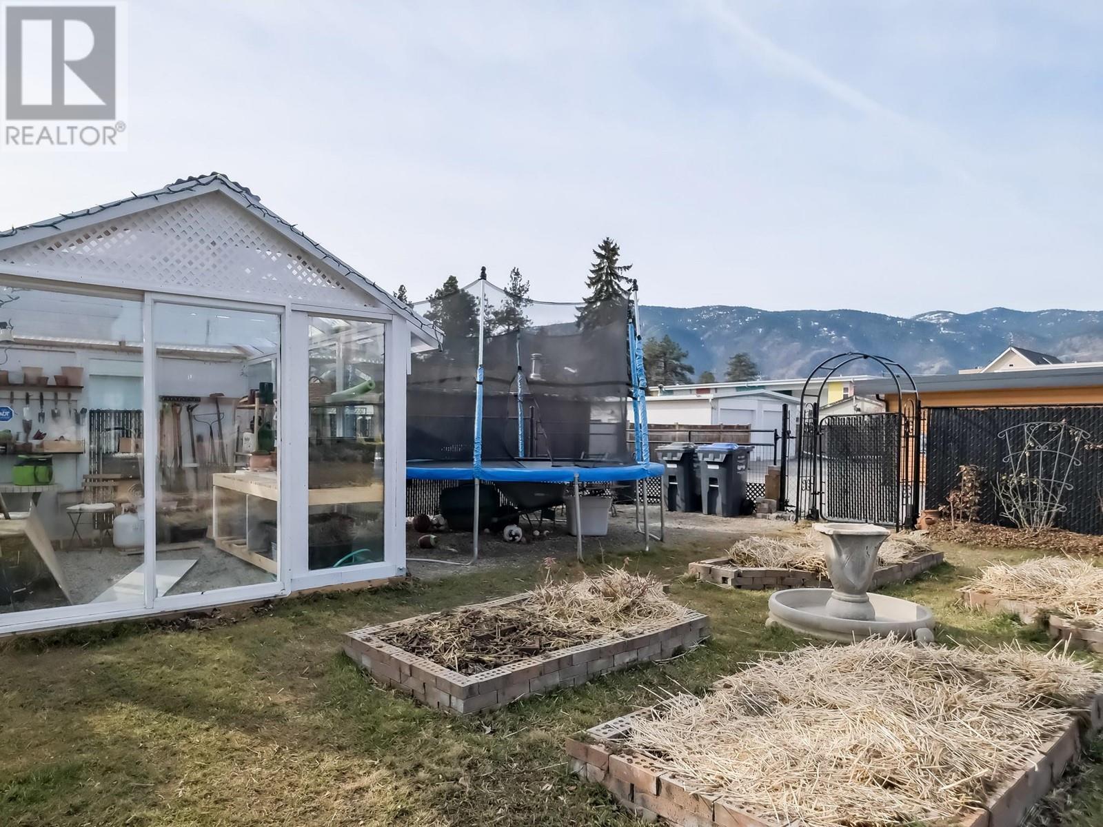 210 Yorkton Avenue, Penticton, British Columbia  V2A 3V2 - Photo 35 - 10337942