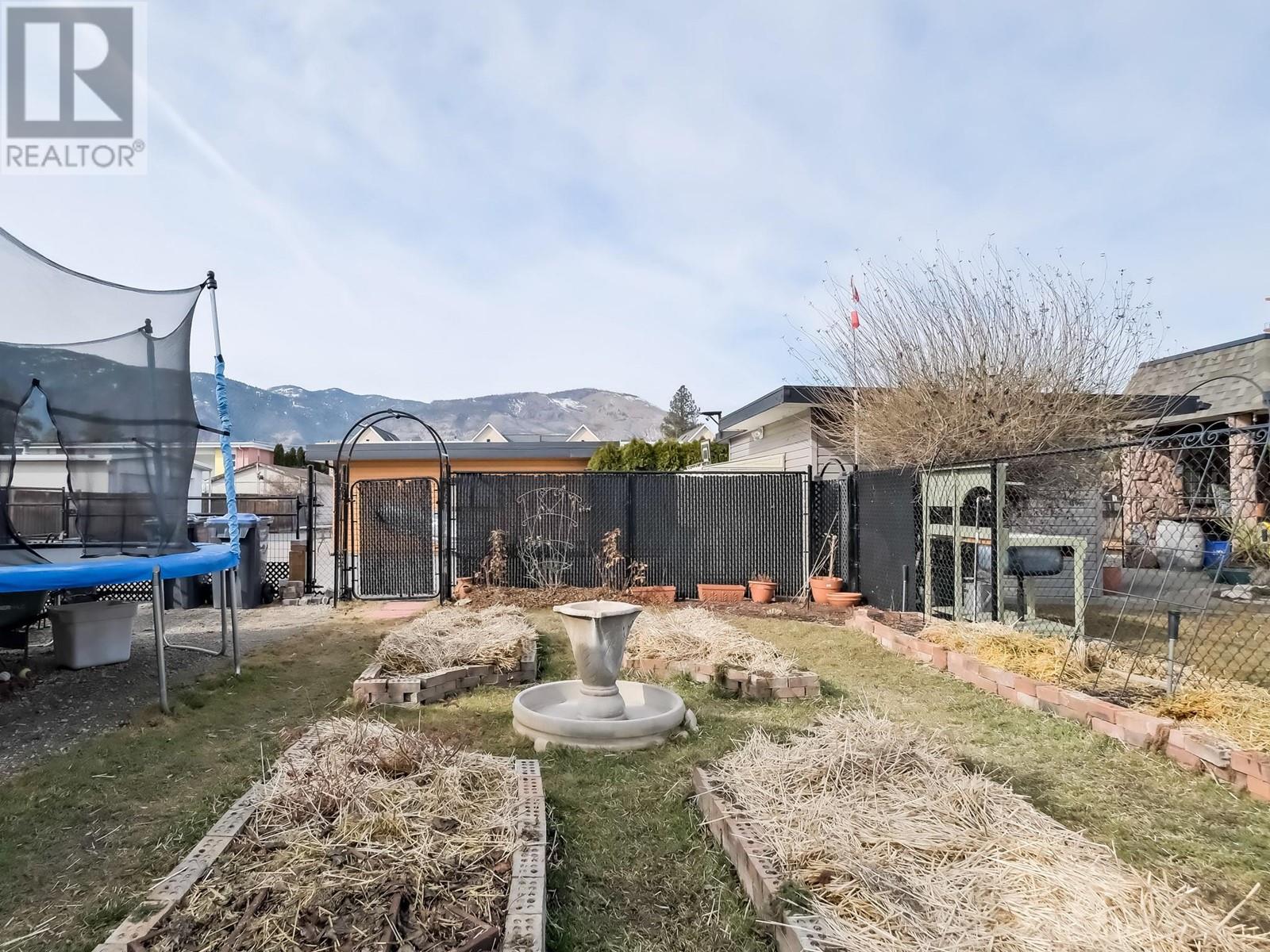 210 Yorkton Avenue, Penticton, British Columbia  V2A 3V2 - Photo 36 - 10337942