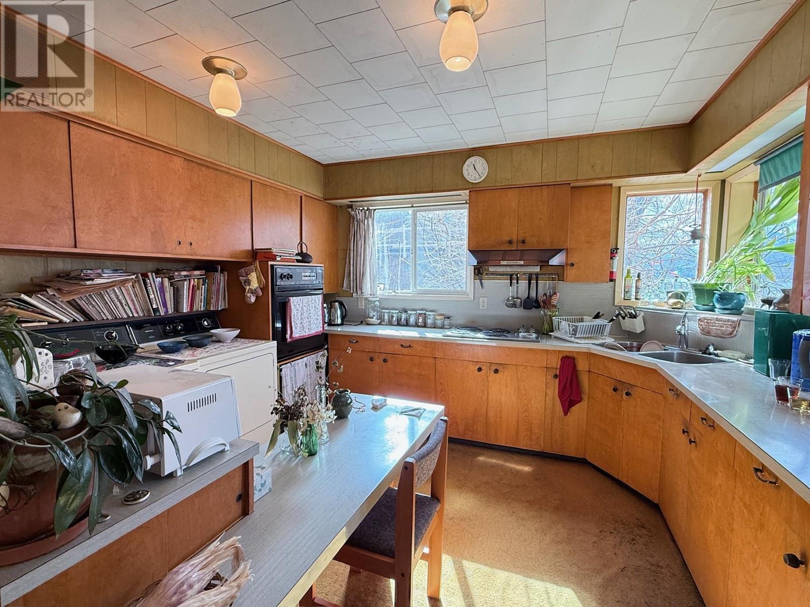 4529 Lakeside Road, Penticton, British Columbia  V2A 8W4 - Photo 34 - 10337820
