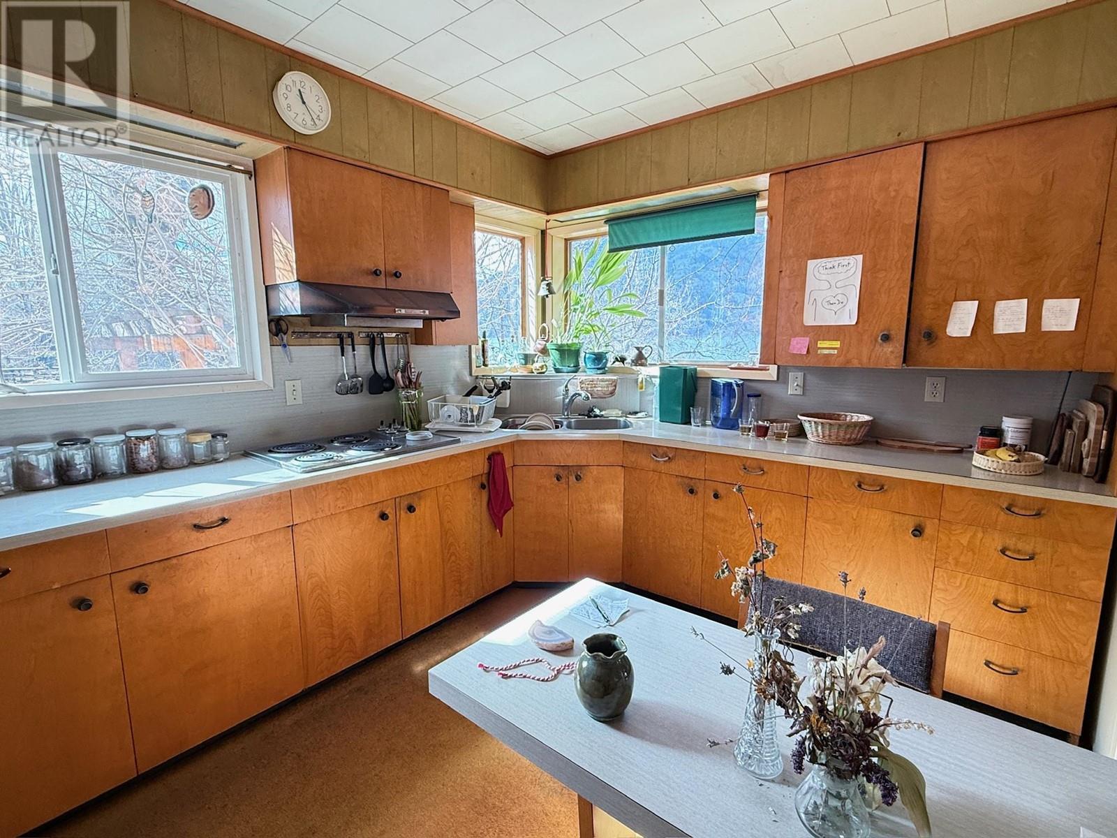 4529 Lakeside Road, Penticton, British Columbia  V2A 8W4 - Photo 36 - 10337820