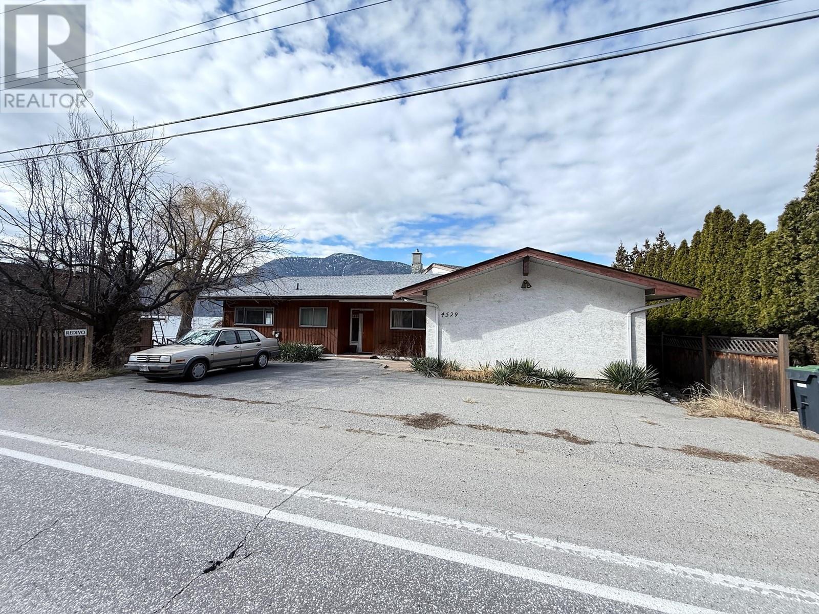 4529 Lakeside Road, Penticton, British Columbia  V2A 8W4 - Photo 56 - 10337820