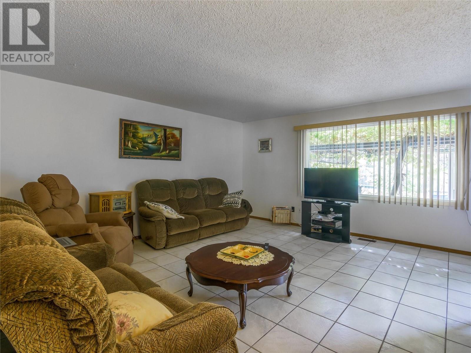 168 Braelyn Crescent, Penticton, British Columbia  V2A 6V3 - Photo 2 - 10337994