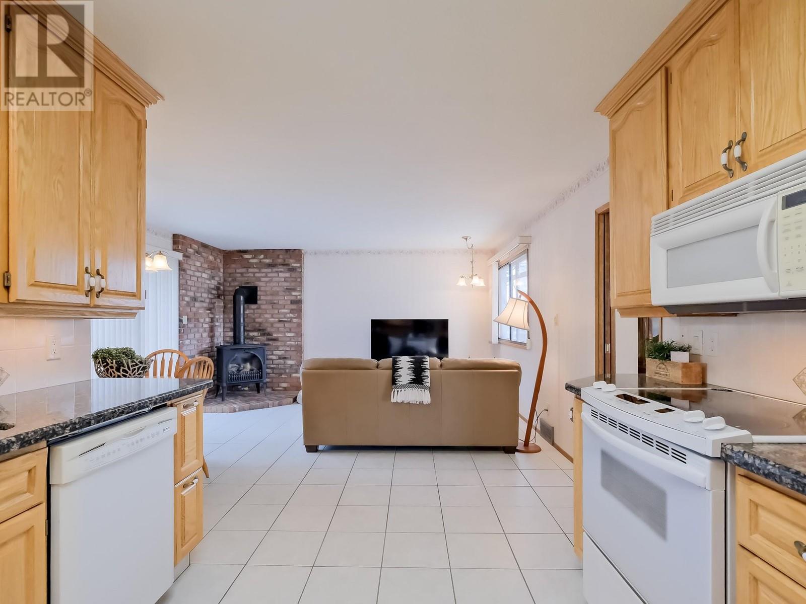 105 Spruce Road, Penticton, British Columbia  V2A 8V9 - Photo 8 - 10338049