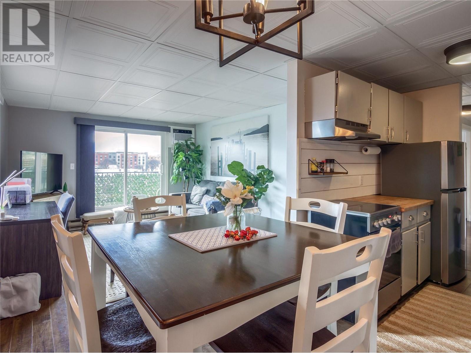 922 Dynes Avenue Unit# 301, Penticton, British Columbia  V2A 7X7 - Photo 2 - 10338052