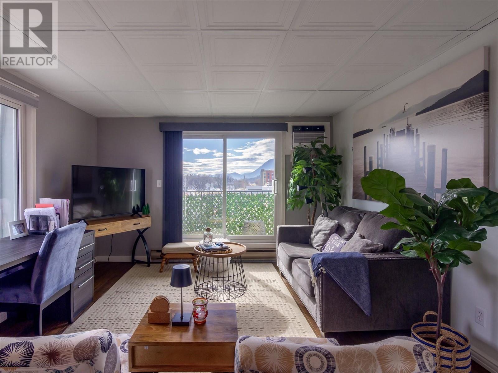 922 Dynes Avenue Unit# 301, Penticton, British Columbia  V2A 7X7 - Photo 6 - 10338052