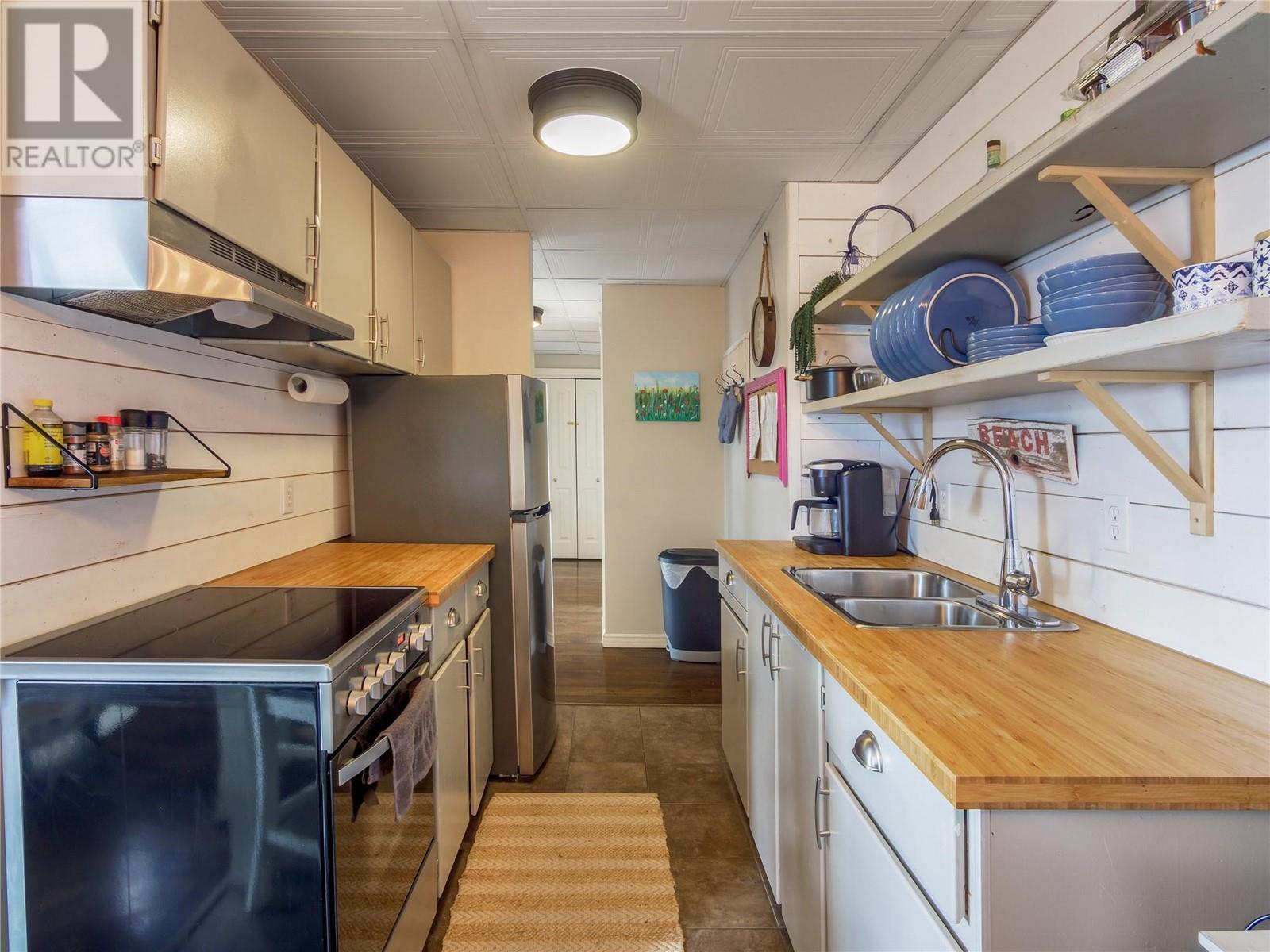 922 Dynes Avenue Unit# 301, Penticton, British Columbia  V2A 7X7 - Photo 7 - 10338052