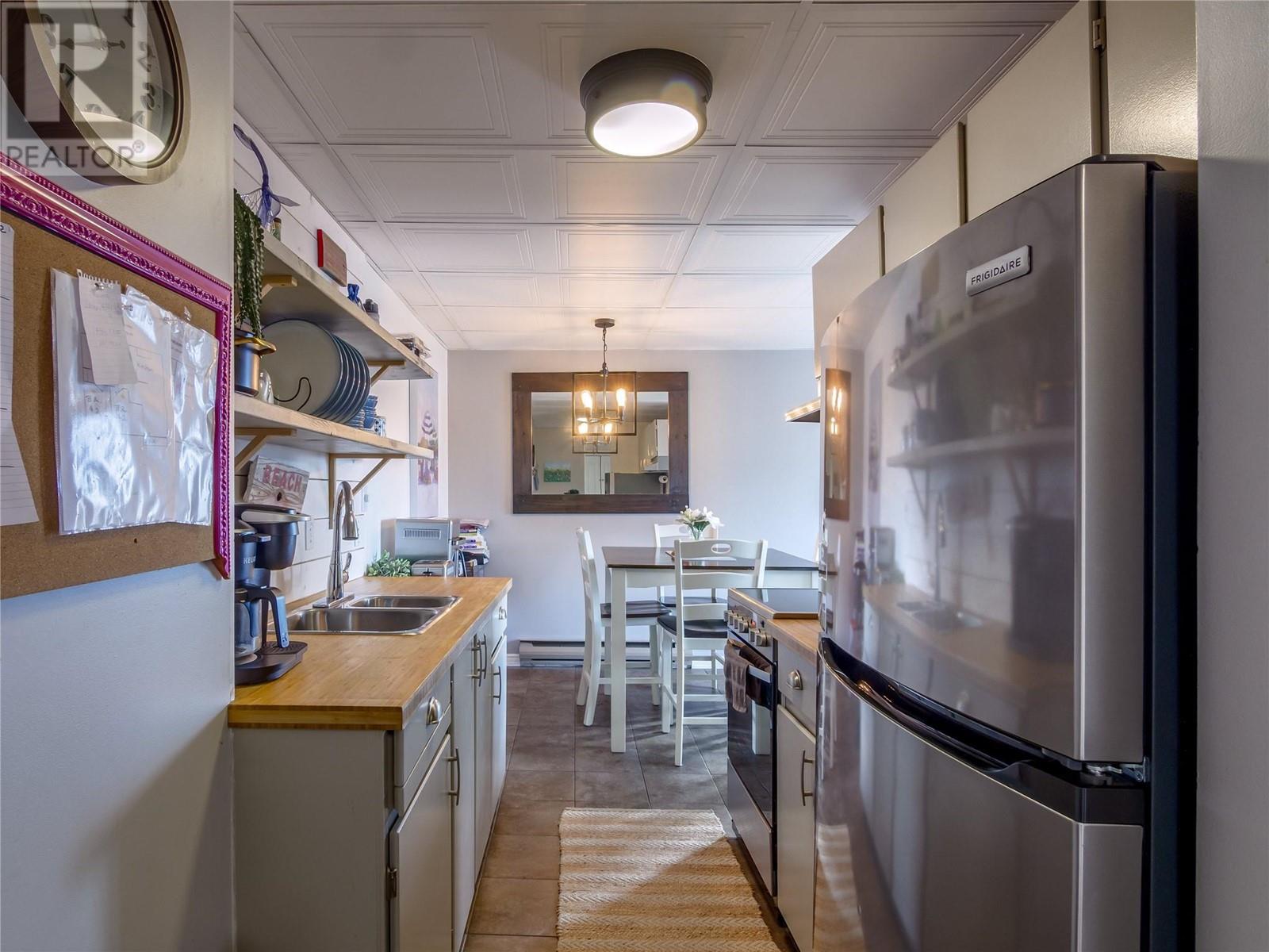 922 Dynes Avenue Unit# 301, Penticton, British Columbia  V2A 7X7 - Photo 8 - 10338052