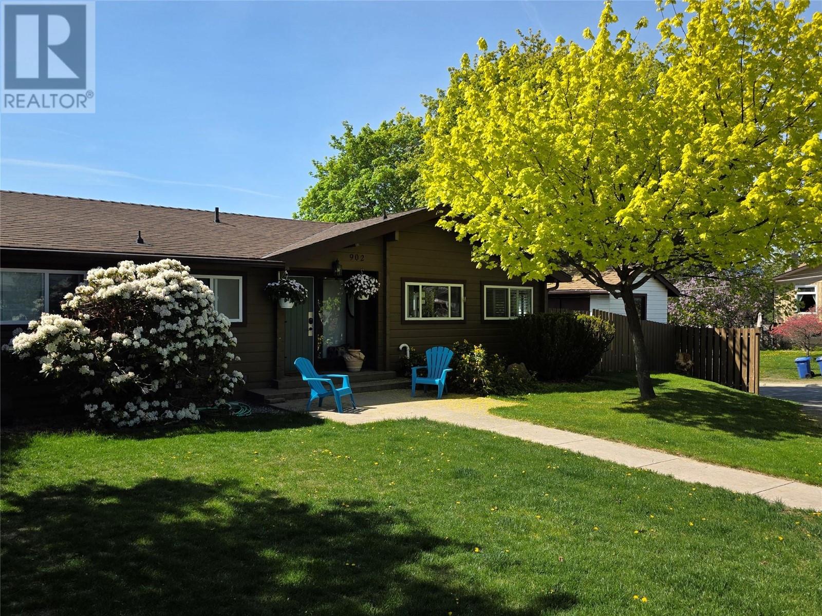 902 Barrington Avenue, Penticton, British Columbia  V2A 1S3 - Photo 2 - 10338089