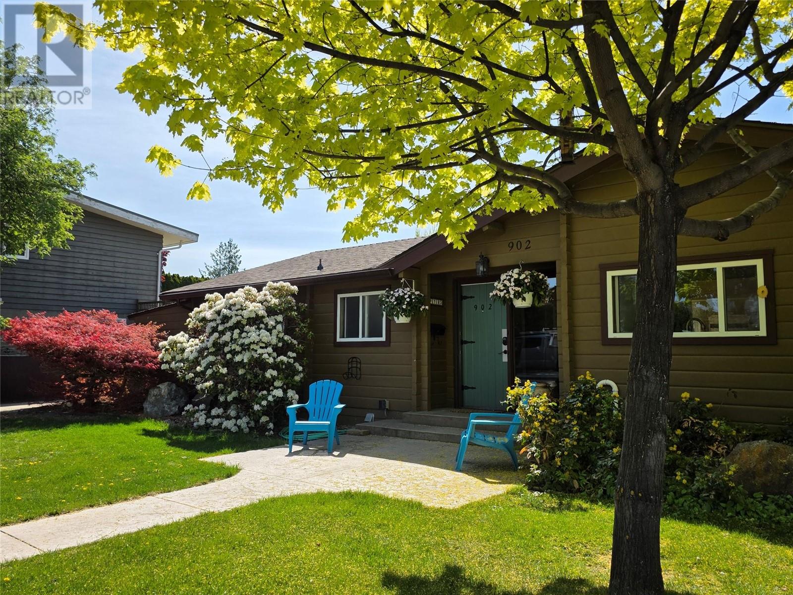 902 Barrington Avenue, Penticton, British Columbia  V2A 1S3 - Photo 3 - 10338089
