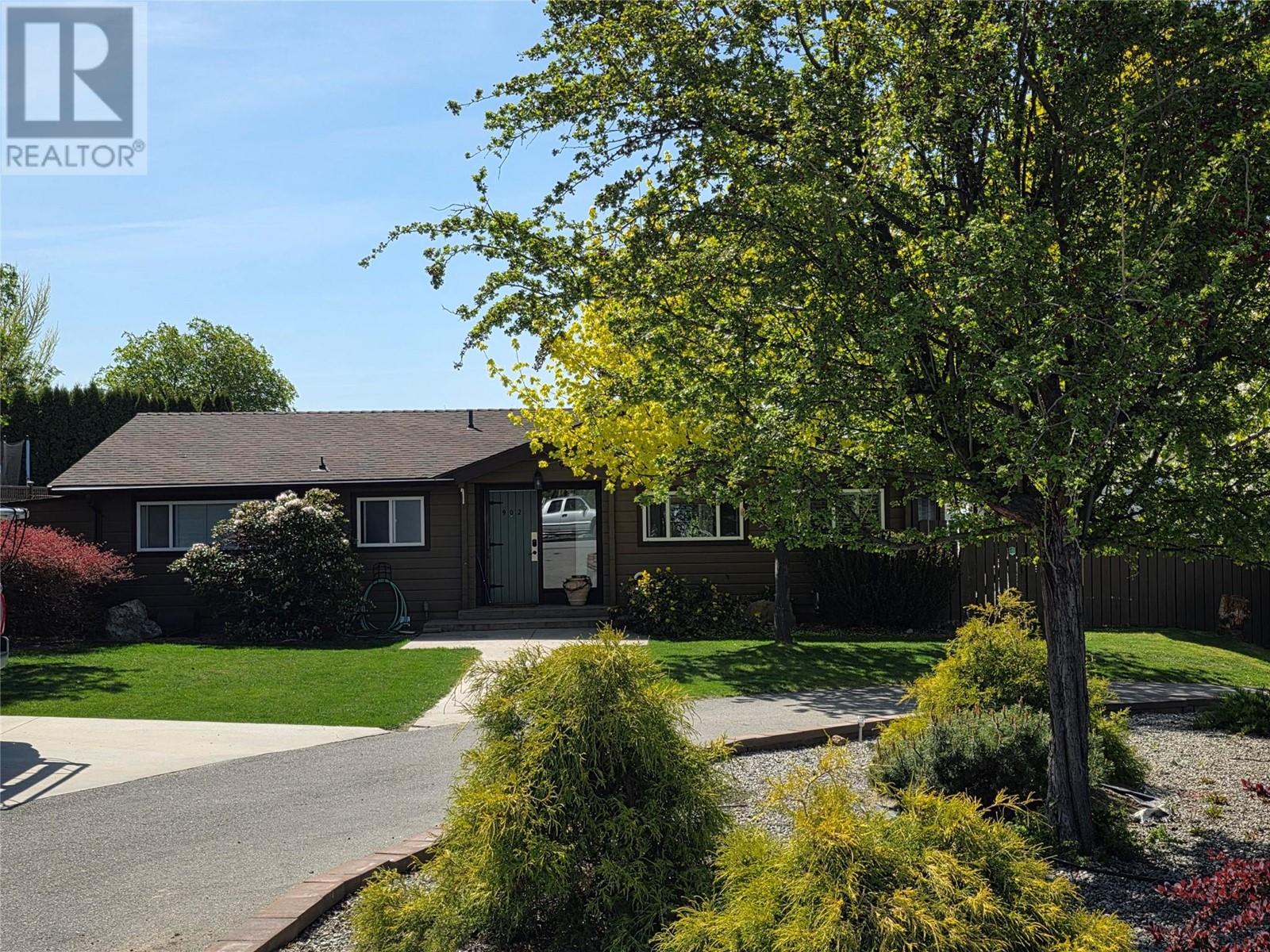 902 Barrington Avenue, Penticton, British Columbia  V2A 1S3 - Photo 4 - 10338089