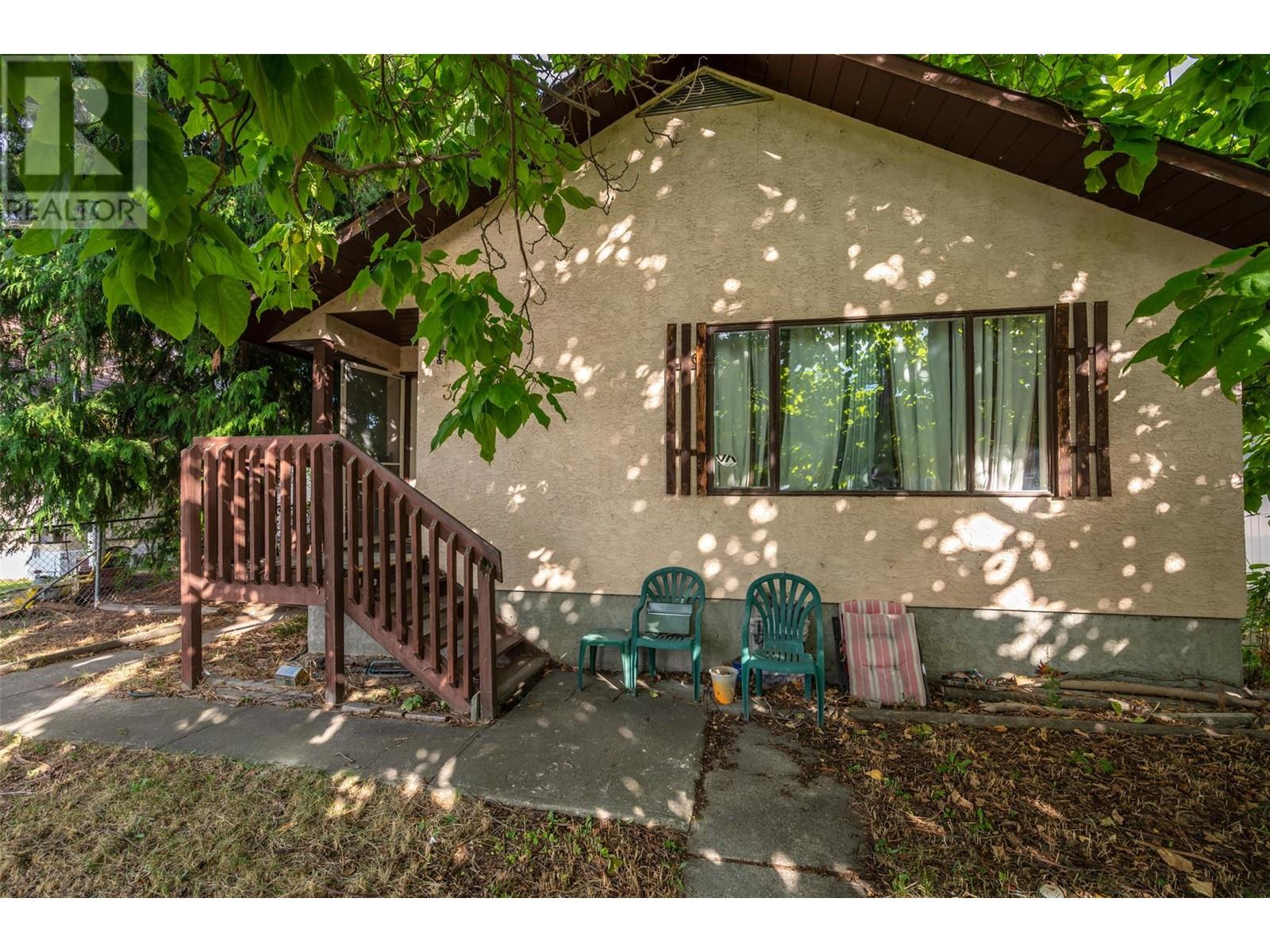 330 Van Horne Street, Penticton, British Columbia  V2A 4K5 - Photo 1 - 10338082