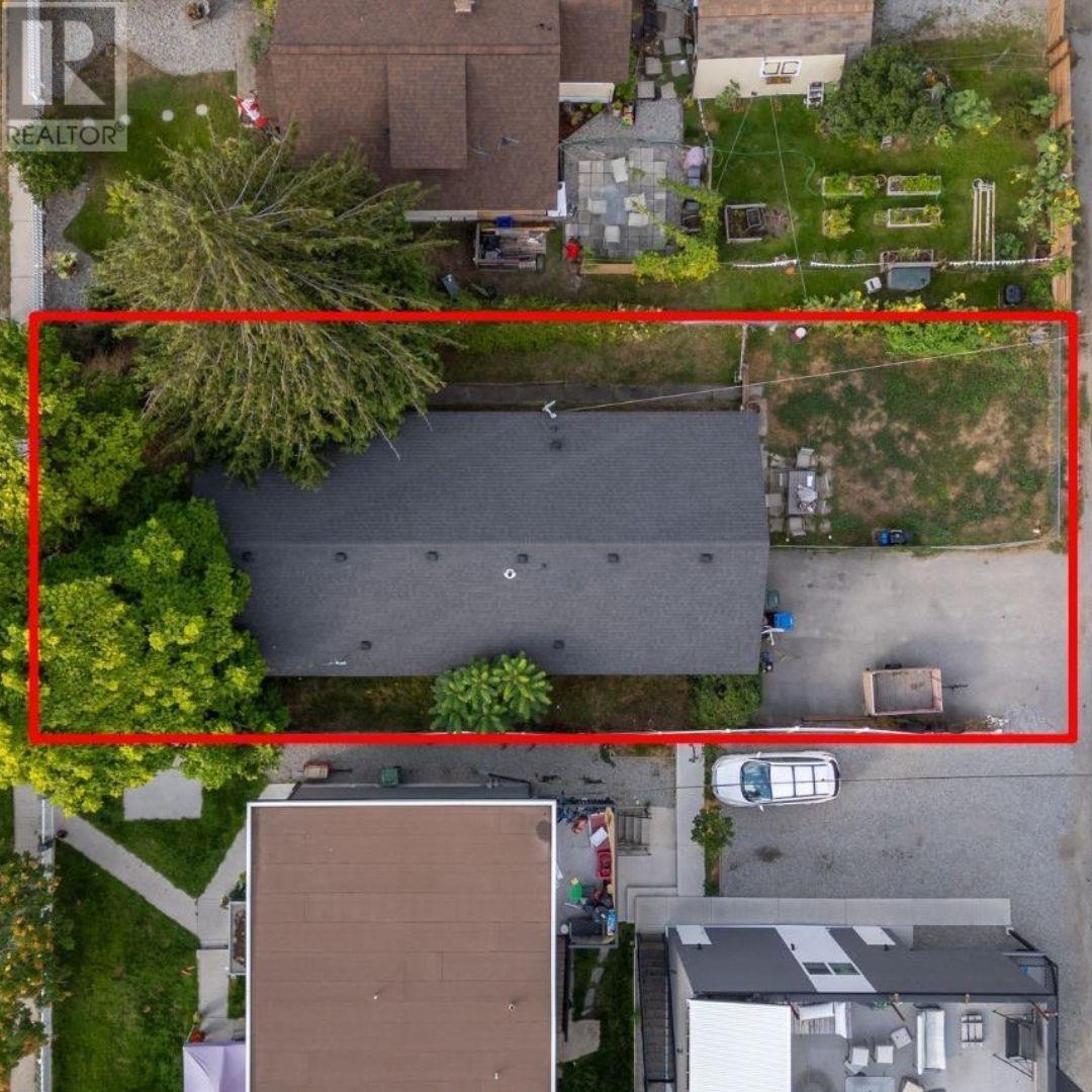 330 Van Horne Street, Penticton, British Columbia  V2A 4K5 - Photo 3 - 10338082