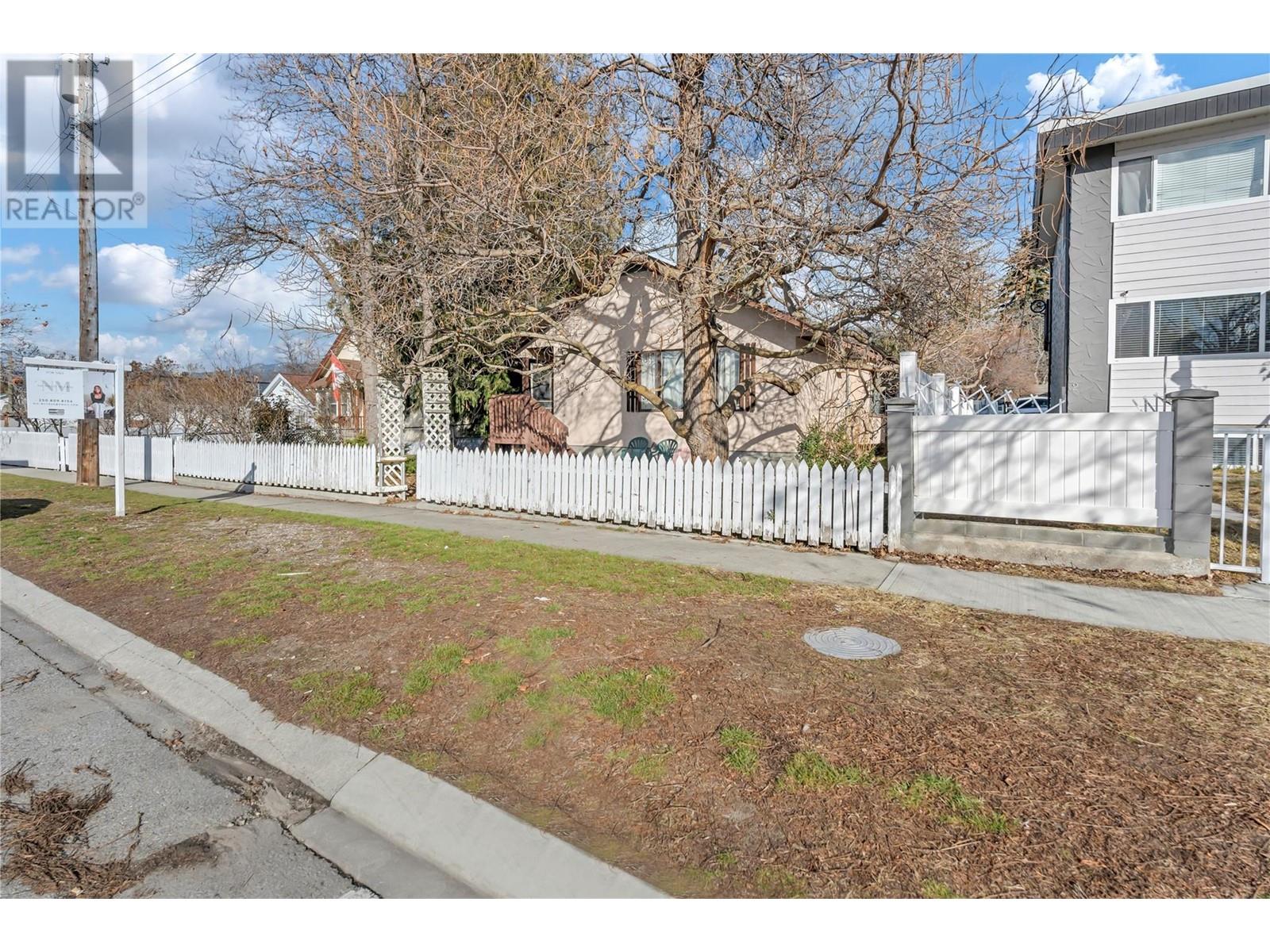 330 Van Horne Street, Penticton, British Columbia  V2A 4K5 - Photo 5 - 10338082