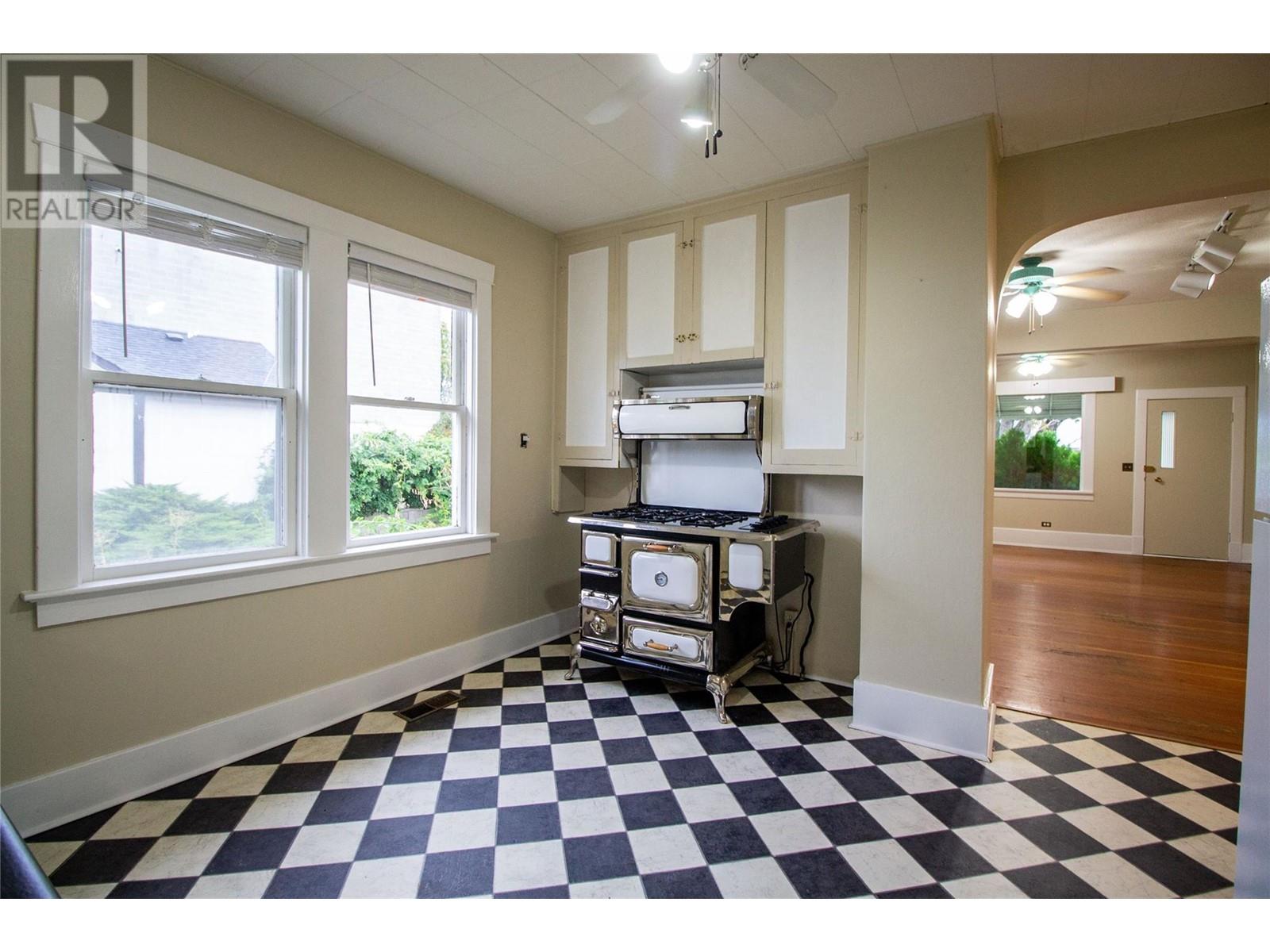 13218 Kelly Avenue, Summerland, British Columbia  V0H 1Z0 - Photo 10 - 10338086