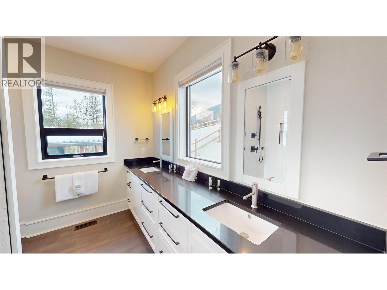 5418 Resort Drive, Fernie, British Columbia  V0B 1M6 - Photo 25 - 10337704