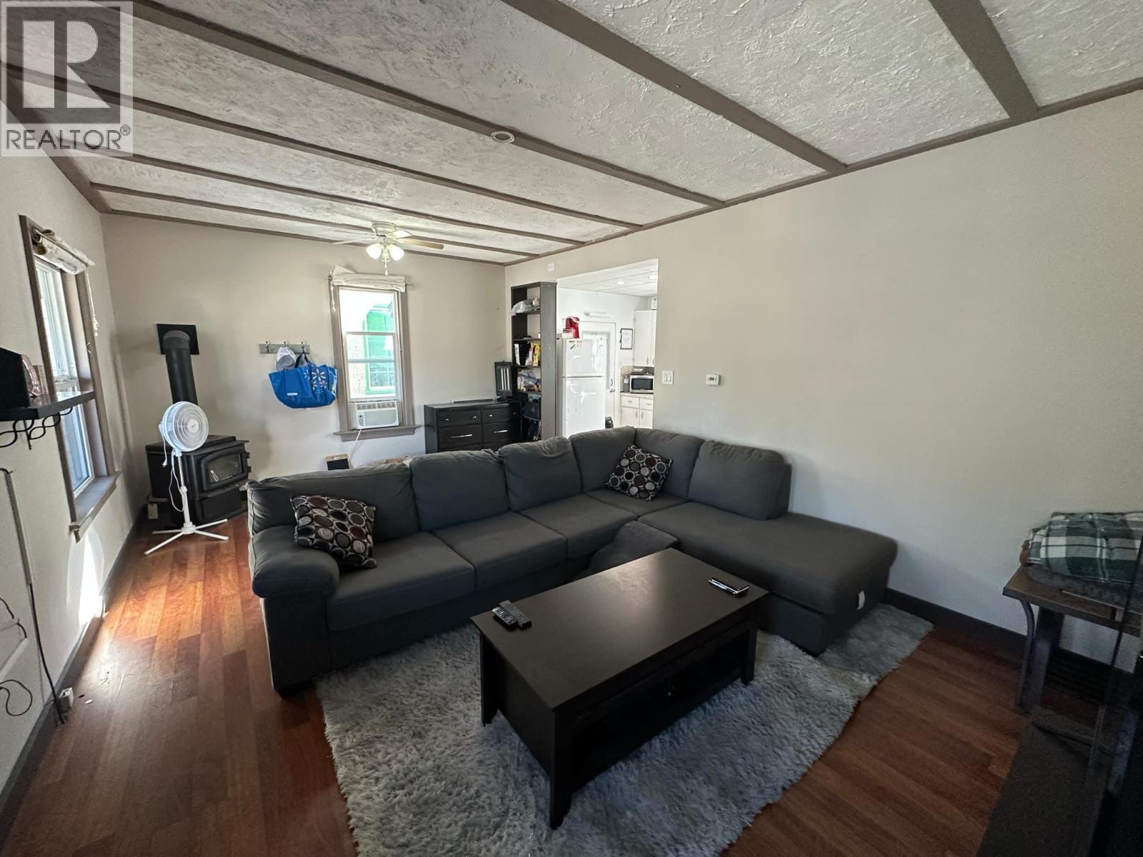 1860 Oak Street, Trail, British Columbia  V1R 3Z6 - Photo 11 - 10338000