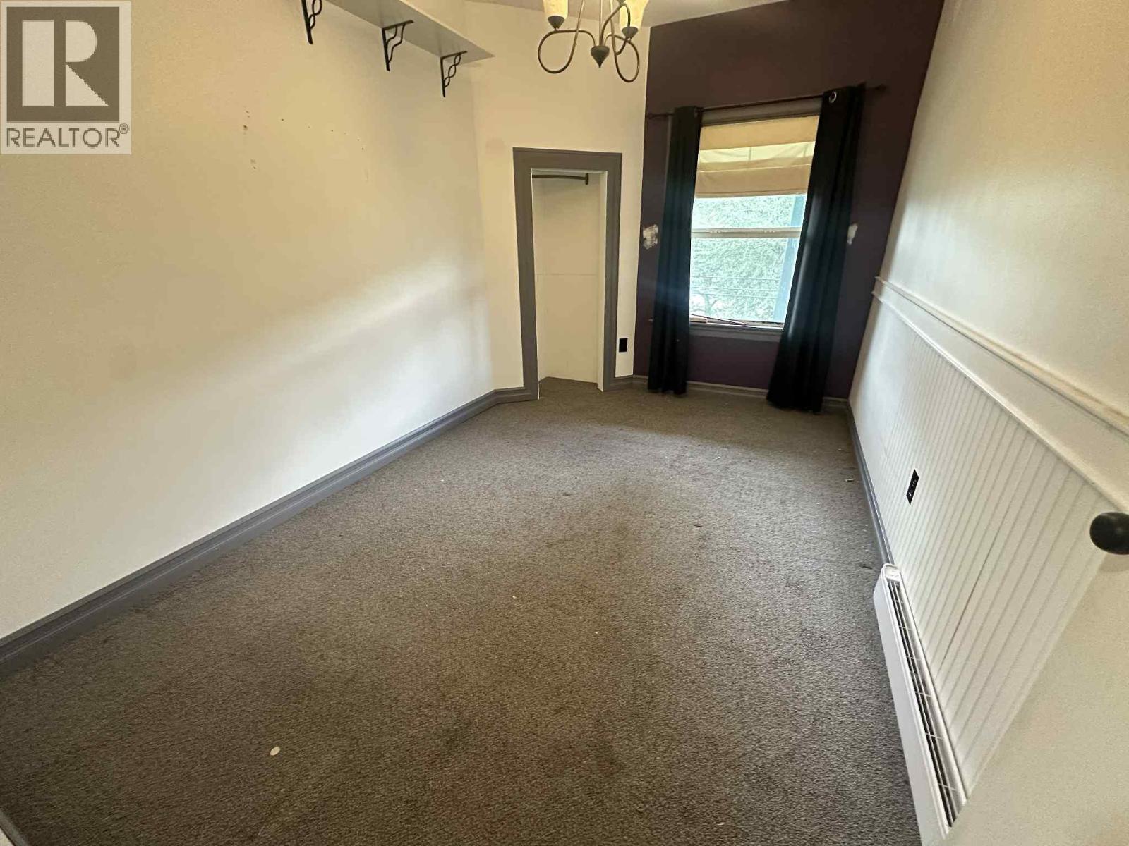 1860 Oak Street, Trail, British Columbia  V1R 3Z6 - Photo 12 - 10338000