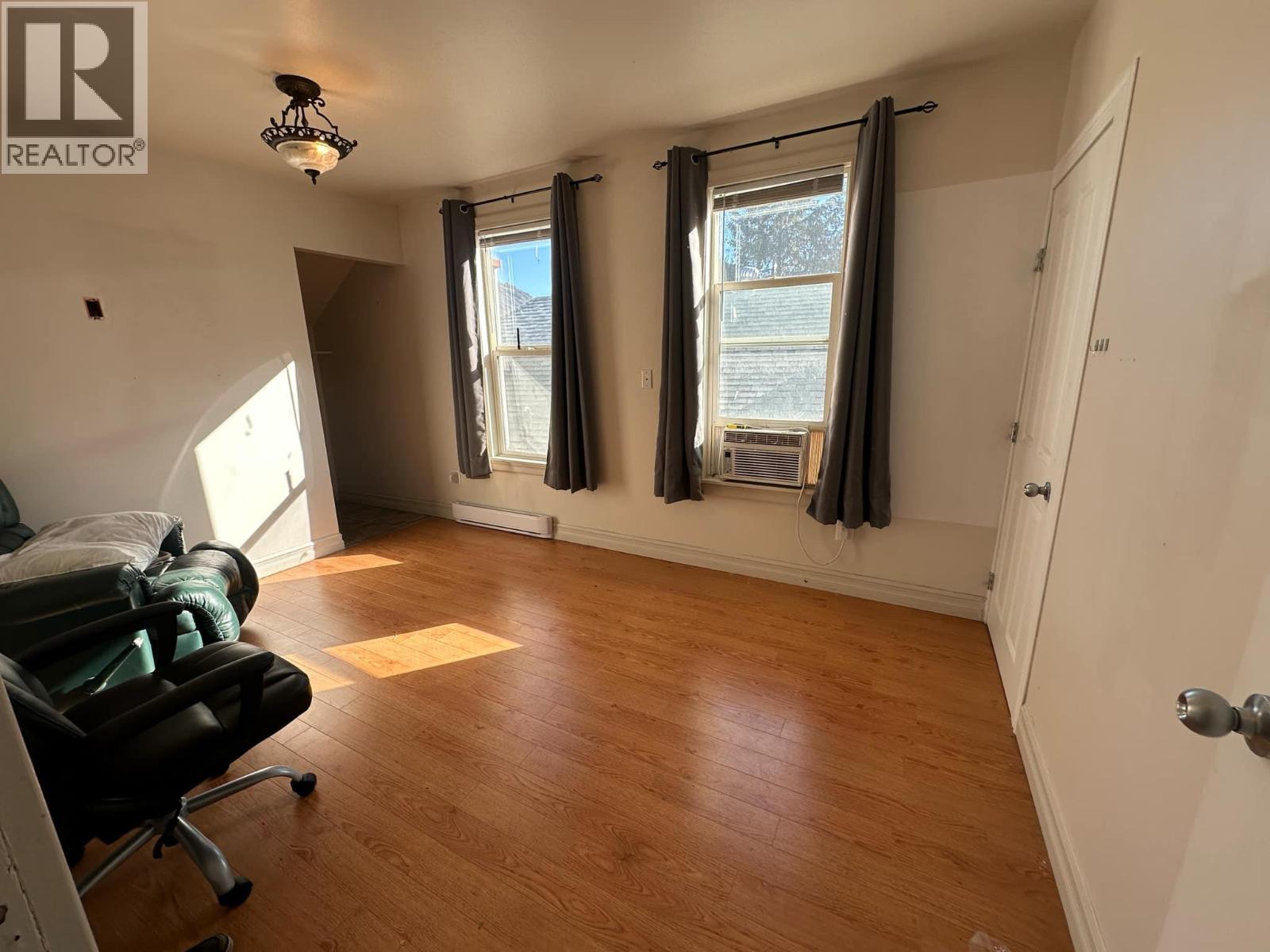 1860 Oak Street, Trail, British Columbia  V1R 3Z6 - Photo 14 - 10338000