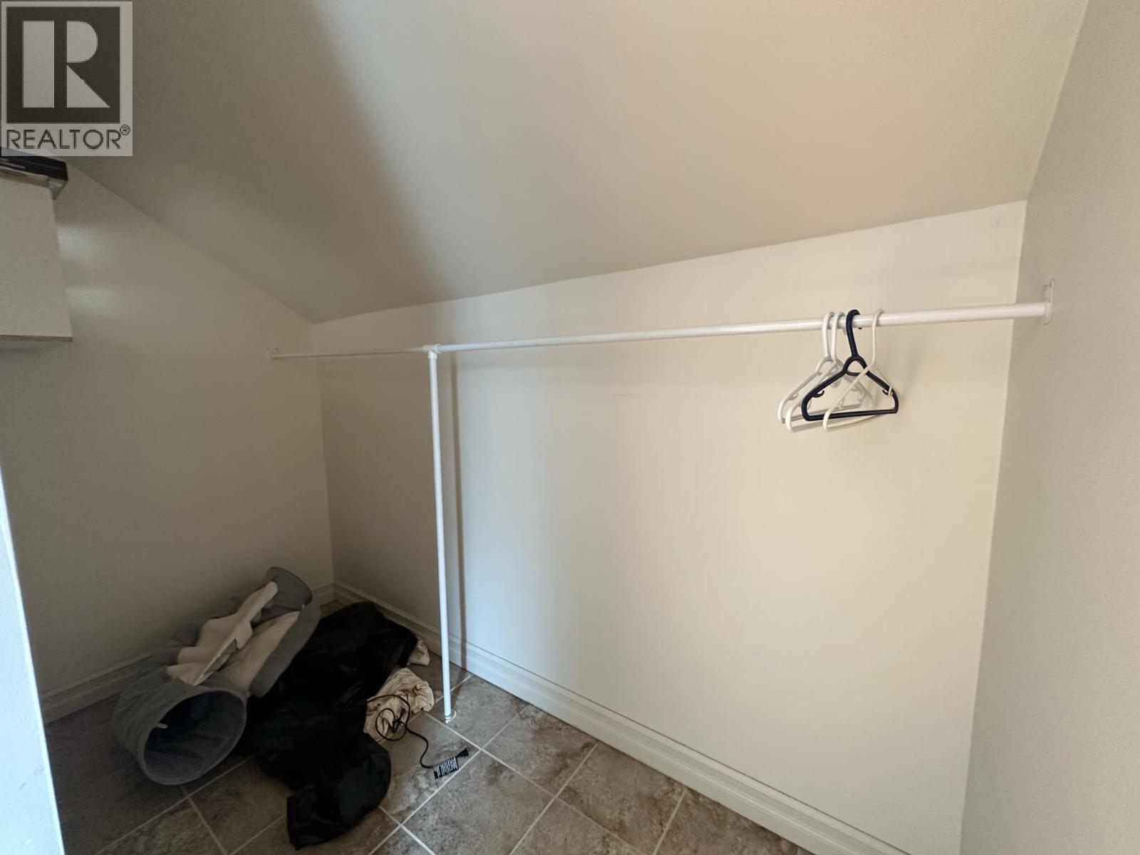 1860 Oak Street, Trail, British Columbia  V1R 3Z6 - Photo 16 - 10338000