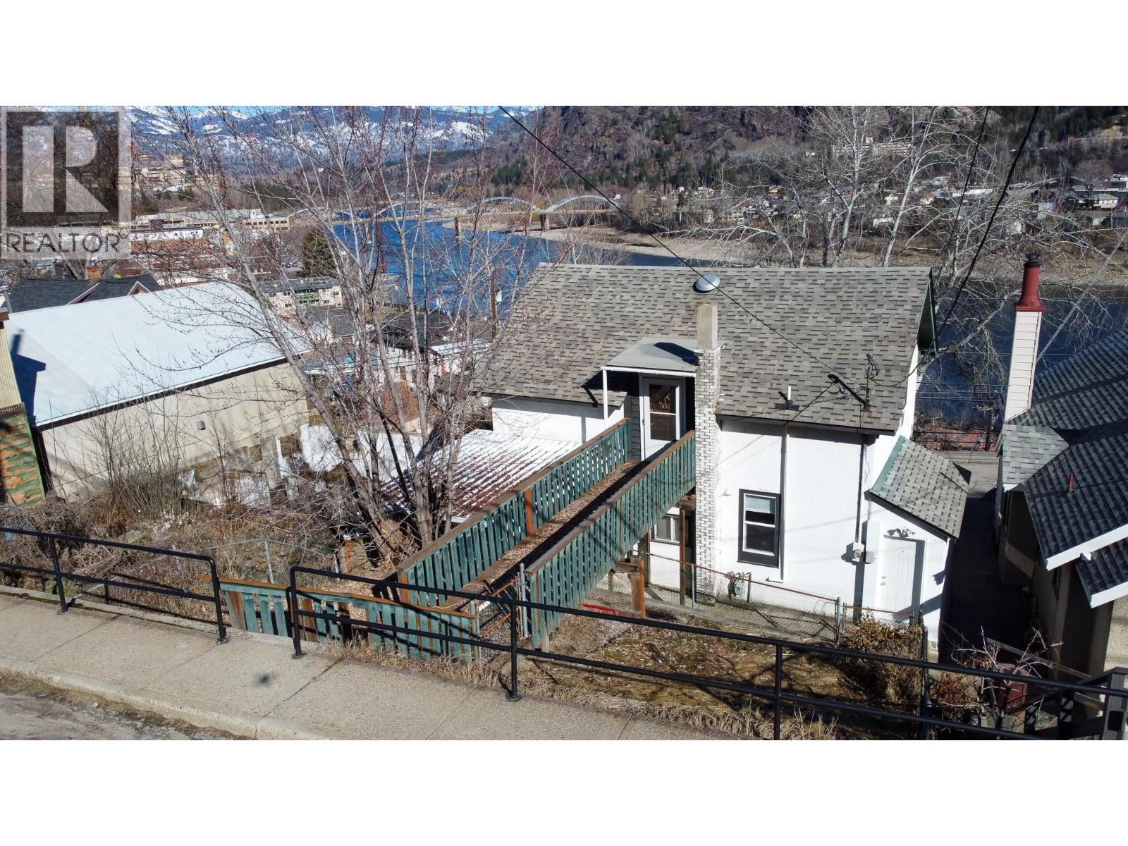 1860 Oak Street, Trail, British Columbia  V1R 3Z6 - Photo 2 - 10338000