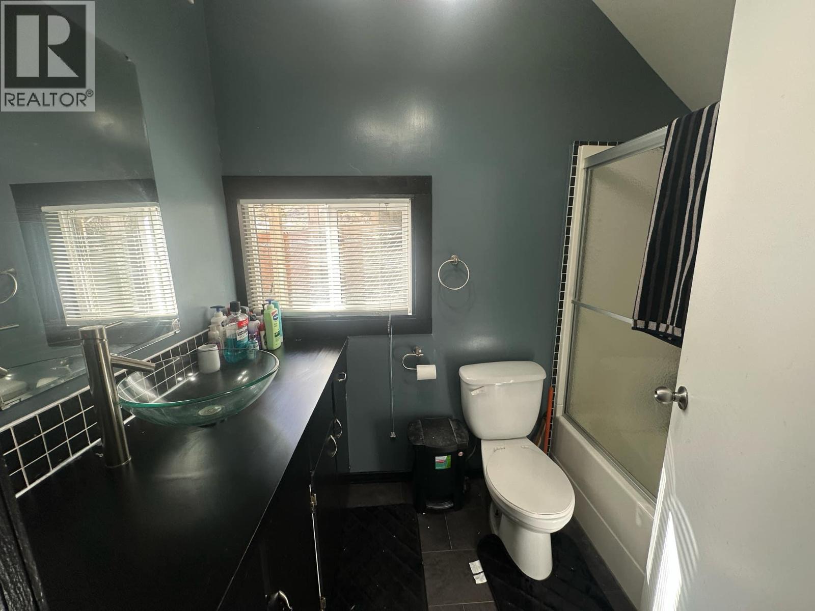 1860 Oak Street, Trail, British Columbia  V1R 3Z6 - Photo 21 - 10338000