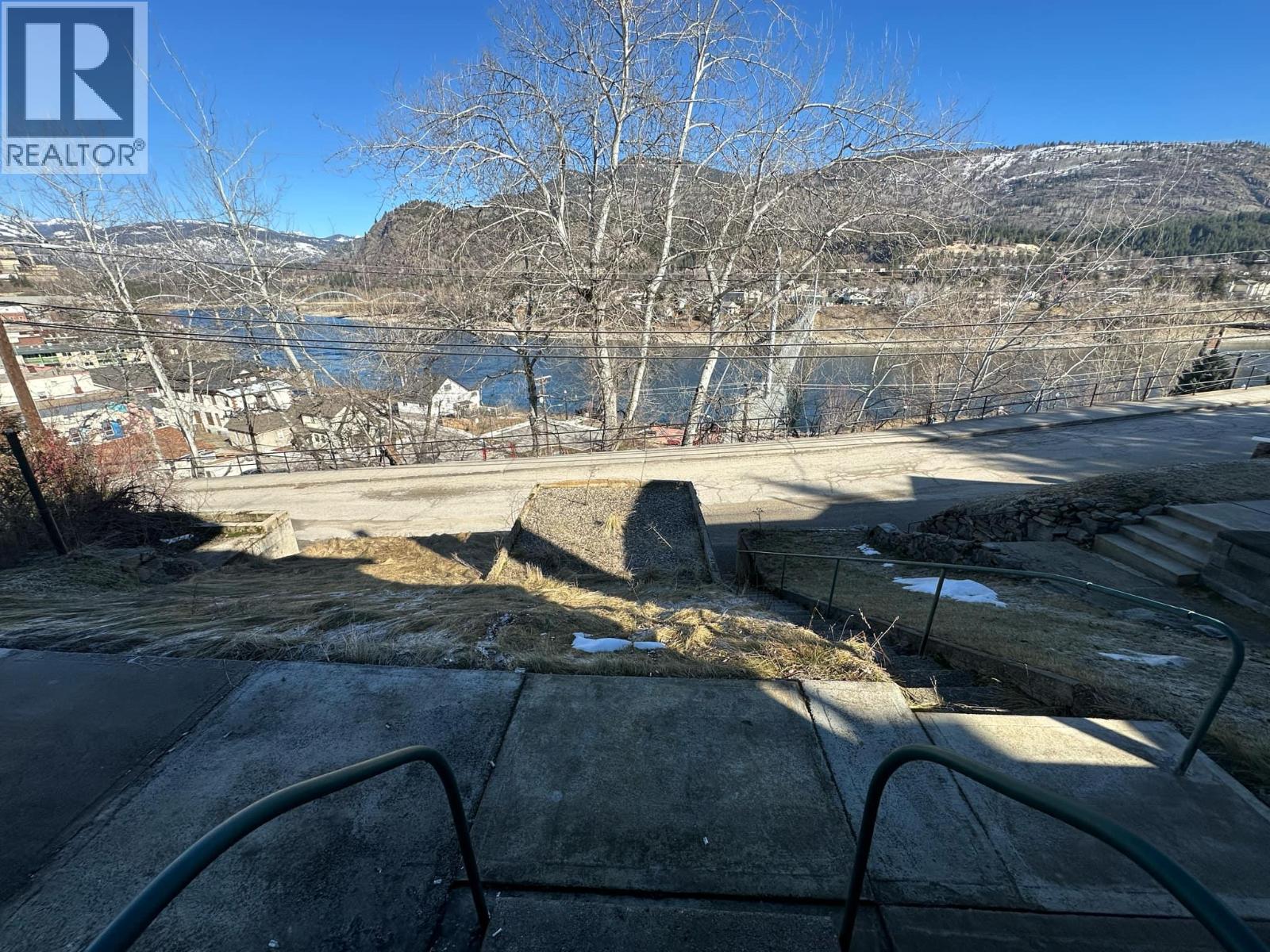 1860 Oak Street, Trail, British Columbia  V1R 3Z6 - Photo 26 - 10338000