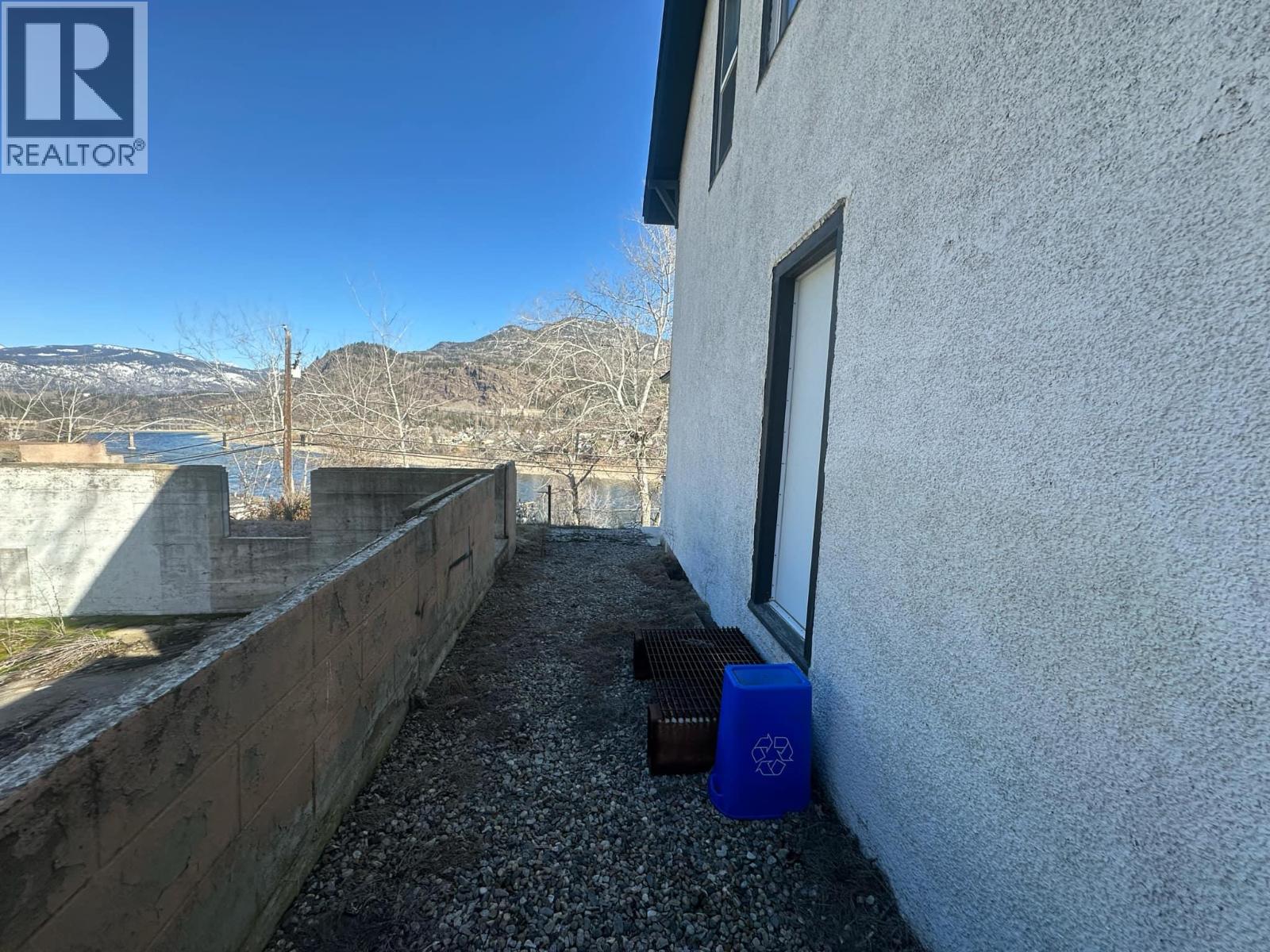 1860 Oak Street, Trail, British Columbia  V1R 3Z6 - Photo 27 - 10338000