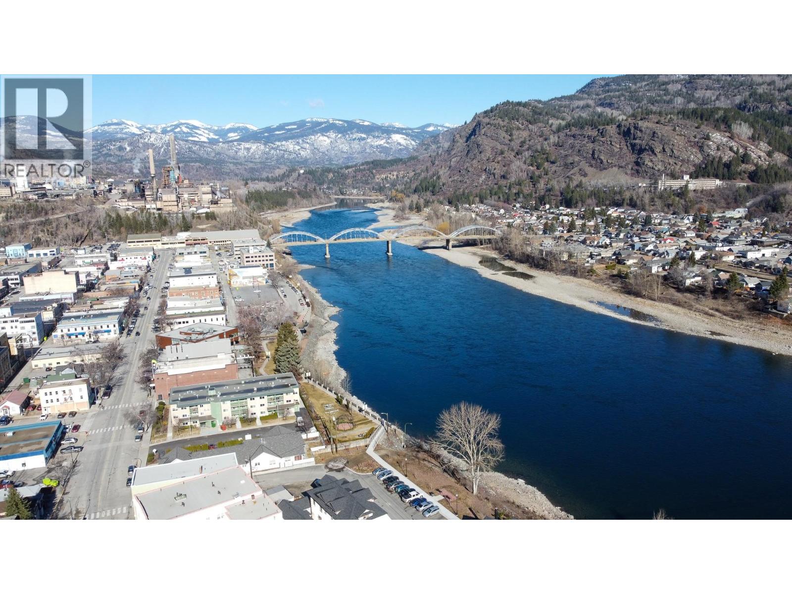 1860 Oak Street, Trail, British Columbia  V1R 3Z6 - Photo 28 - 10338000