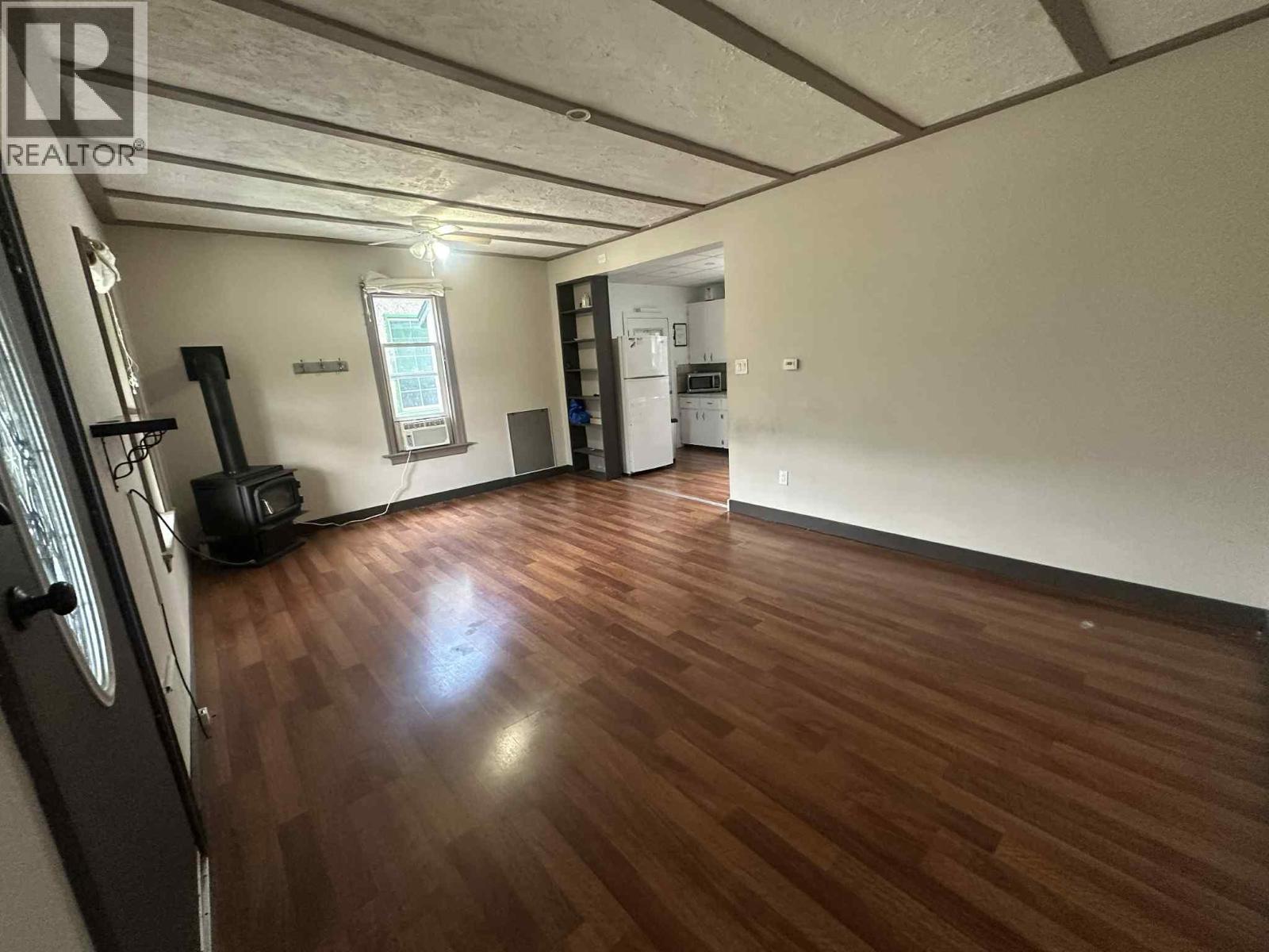 1860 Oak Street, Trail, British Columbia  V1R 3Z6 - Photo 9 - 10338000