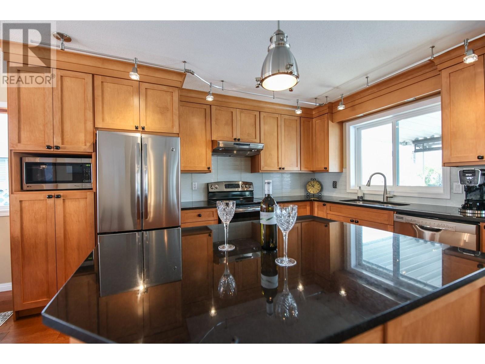 32 Bayview Crescent, Osoyoos, British Columbia  V0H 1V6 - Photo 11 - 10336766