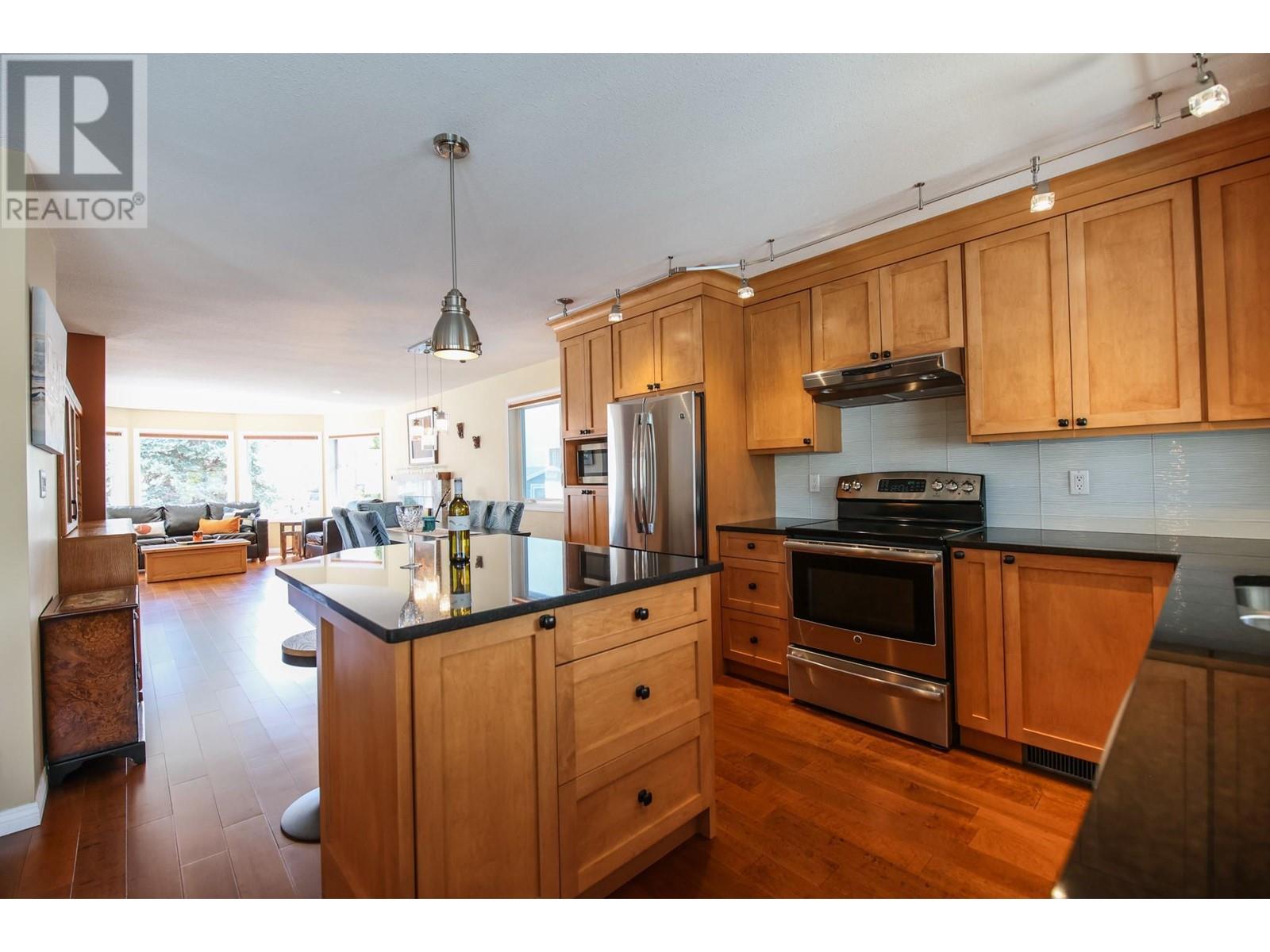 32 Bayview Crescent, Osoyoos, British Columbia  V0H 1V6 - Photo 12 - 10336766