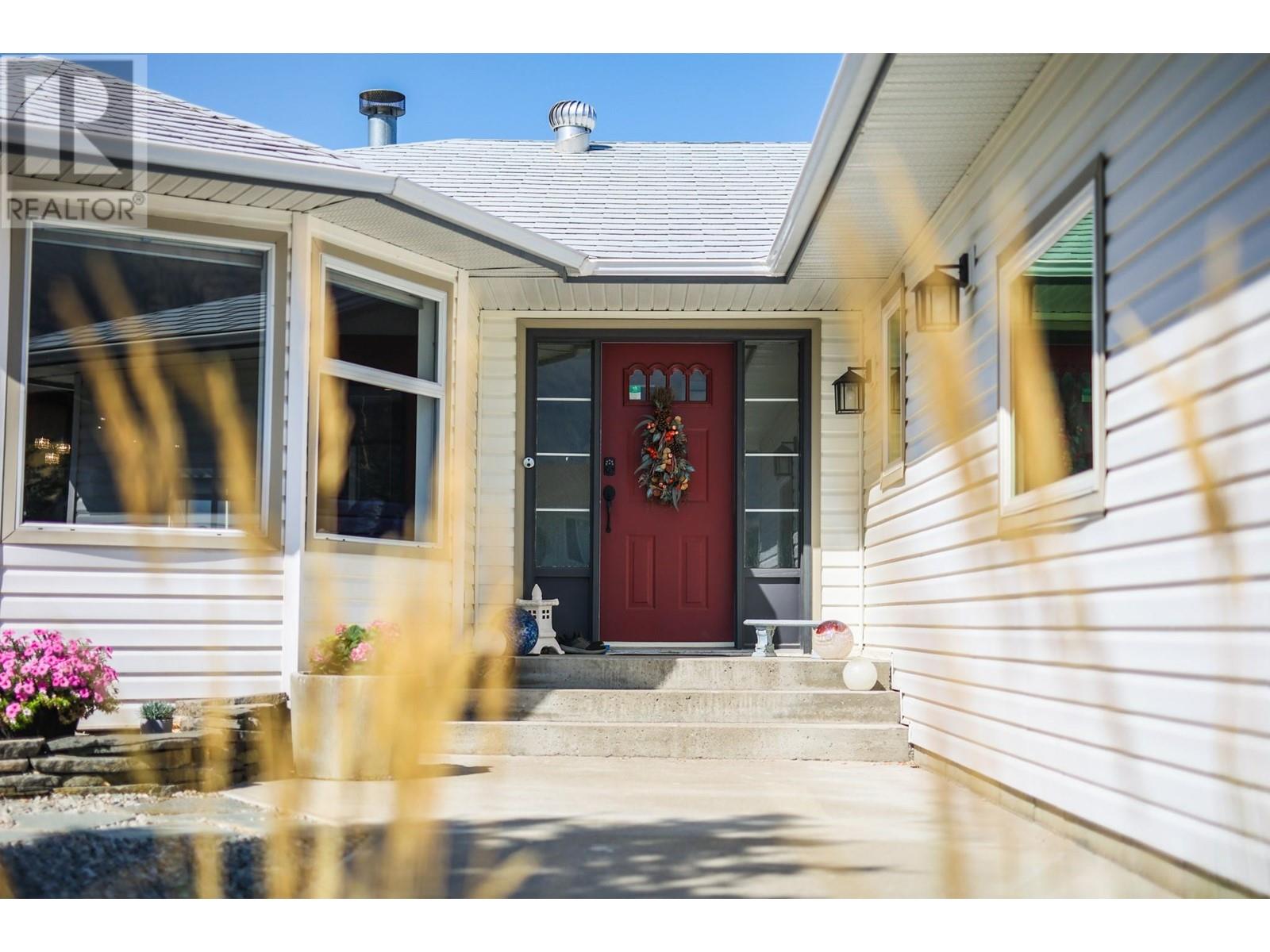 32 Bayview Crescent, Osoyoos, British Columbia  V0H 1V6 - Photo 3 - 10336766