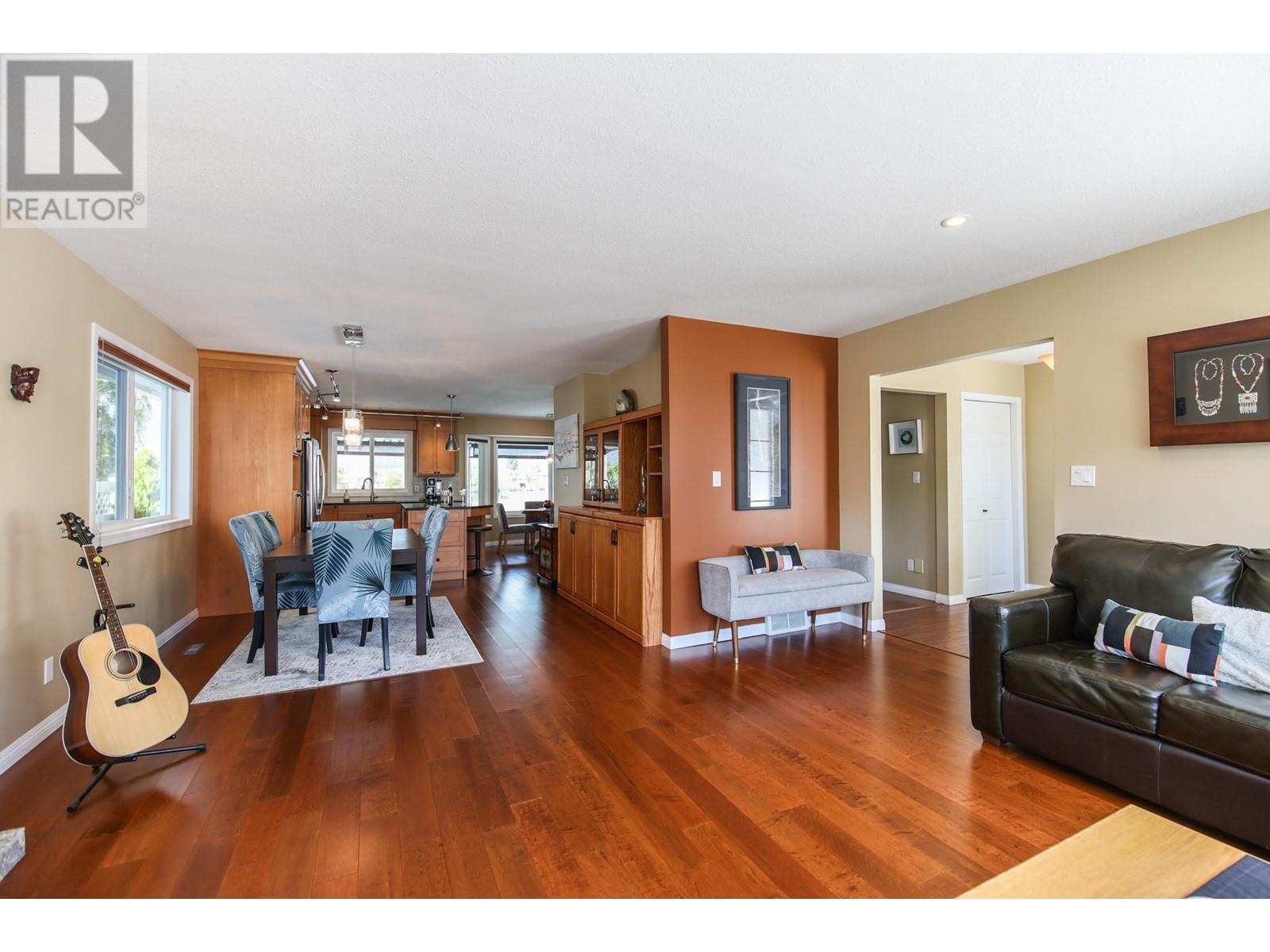 32 Bayview Crescent, Osoyoos, British Columbia  V0H 1V6 - Photo 8 - 10336766
