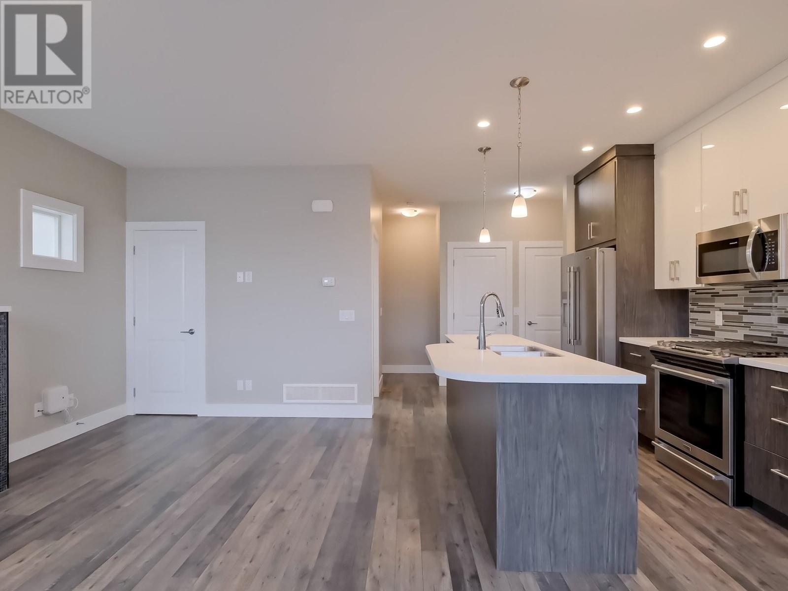 704 Revelstoke Avenue Unit# 102, Penticton, British Columbia  V2A 2J2 - Photo 3 - 10338295