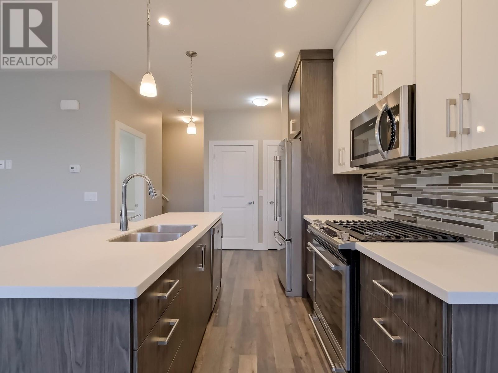 704 Revelstoke Avenue Unit# 102, Penticton, British Columbia  V2A 2J2 - Photo 4 - 10338295