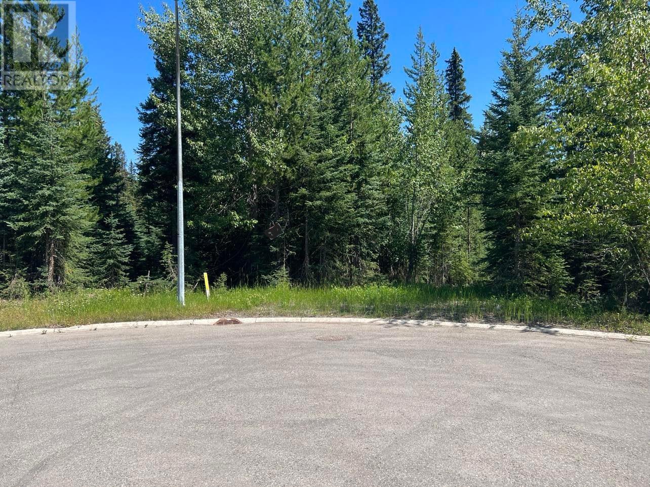 8 Dogwood Place, Elkford, British Columbia  V0B 1H0 - Photo 1 - 10338278