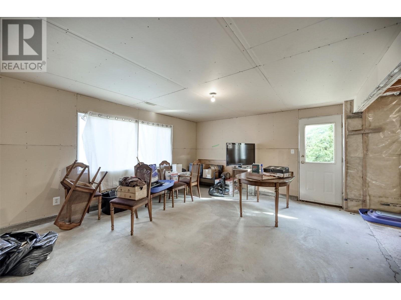 10408 87th Street, Osoyoos, British Columbia  V0H 1V0 - Photo 16 - 10338357