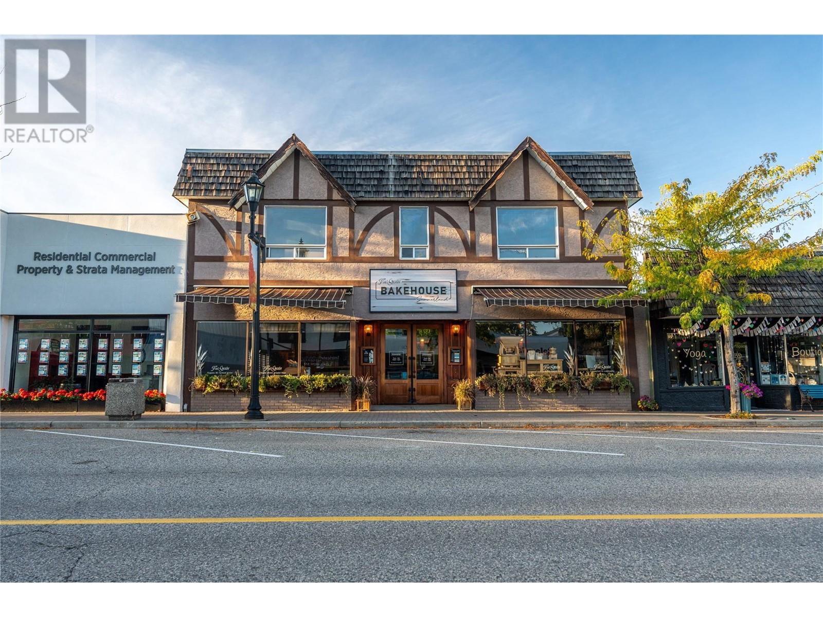 10110 Main Street, Summerland, British Columbia  V0H 1Z0 - Photo 1 - 10338354