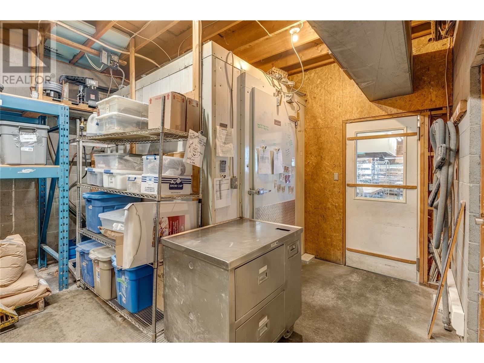 10110 Main Street, Summerland, British Columbia  V0H 1Z0 - Photo 15 - 10338354