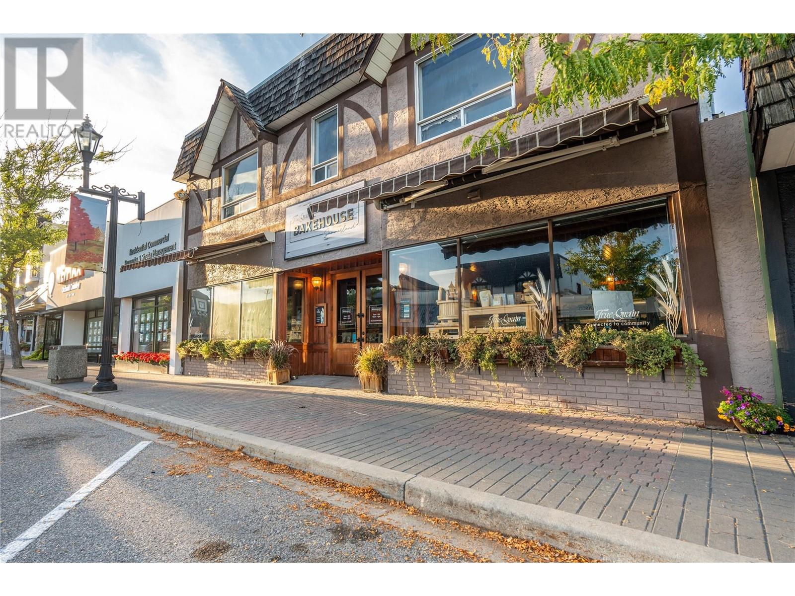 10110 Main Street, Summerland, British Columbia  V0H 1Z0 - Photo 2 - 10338354